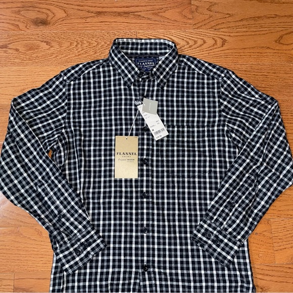 Uniqlo Black & White Flannel Checkered Button-Up Shirt - Size Medium - Picture 3 of 6